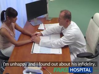 Fakehospital surgeon fucks ของเขา อดีต lassie