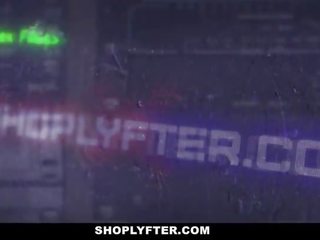 Shoplyfter - दुकान lifter सोफिया leone गड़बड़ द्वारा सुरक्षा