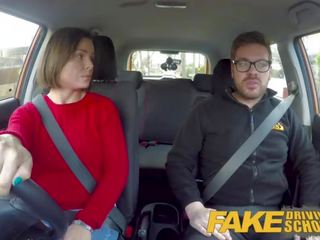 Namaak driving school- jealous leerling met groovy tieten wil hard neuken