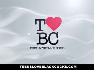Teensloveblackcocks-hot blond tar colossal svart pecker